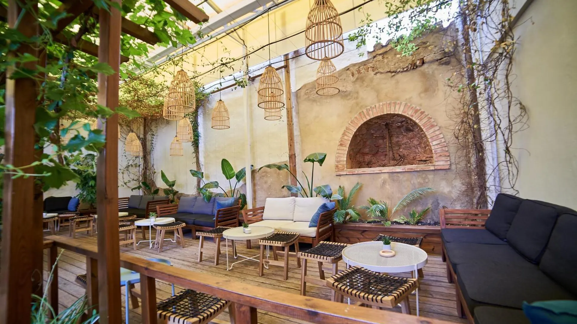 Pensjonat Alvorkitecenter Guesthouse